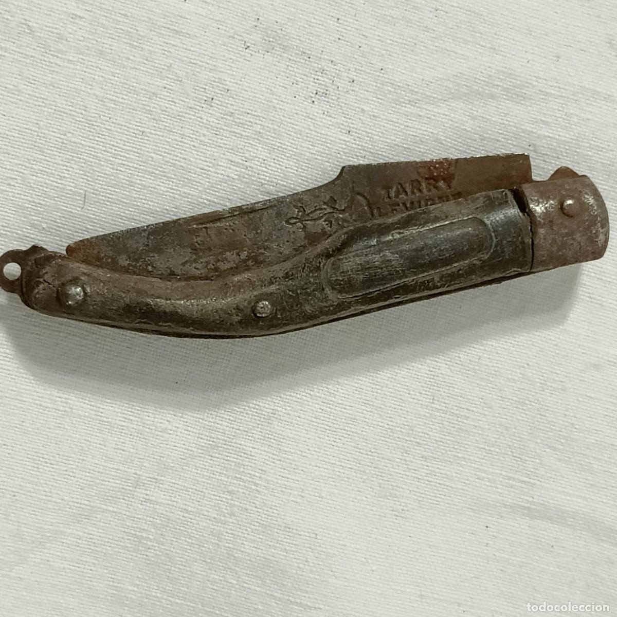 Militaria: Navaja de bolsillo plegable de tipo tradicional, fabricado por Tarry-Levigne, Francia.
