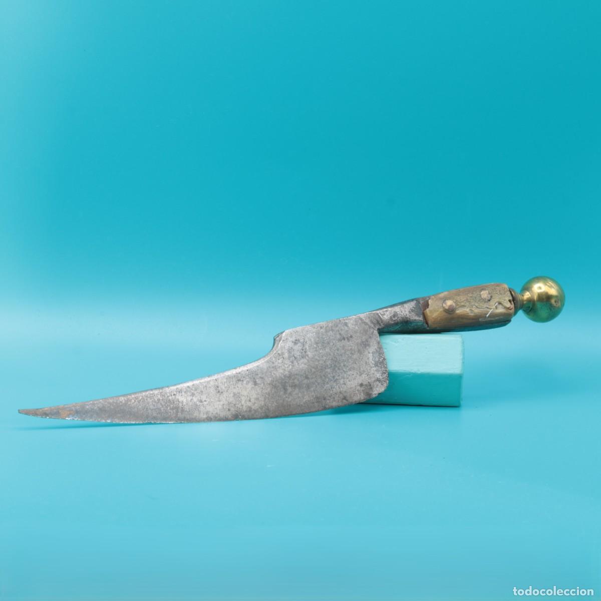 Militaria: Raro cuchillo espa&ntilde;ol de faja tipo andaluz o flamenco, siglo XVIII, asta y lat&oacute;n