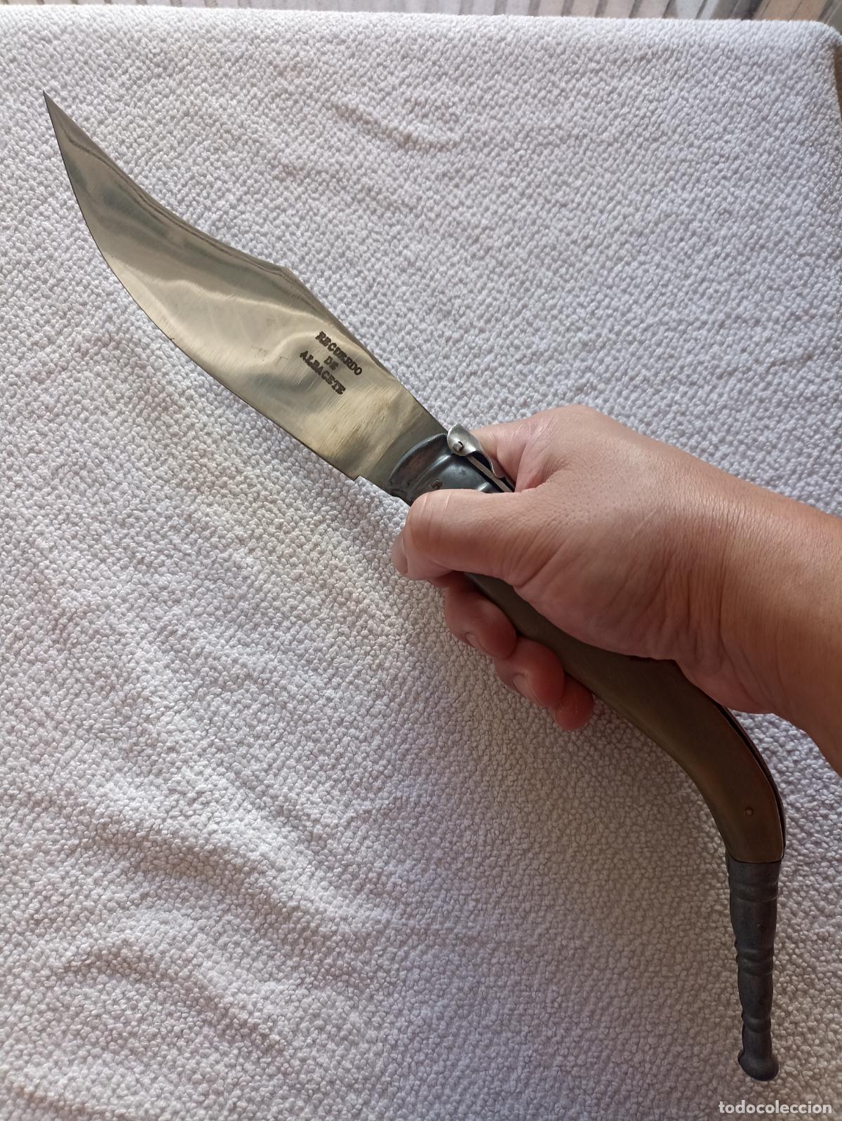 Militaria: Navaja Espa&ntilde;ola de Albacete a&ntilde;os 70/80, cachas de cuerno.