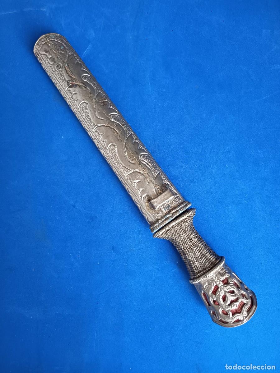 Militaria: Daga antigua del T&iacute;bet
