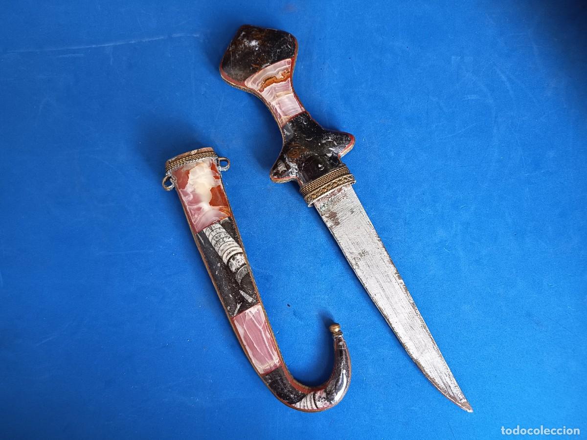 Militaria: Antigua daga tuareg de piedra y acero