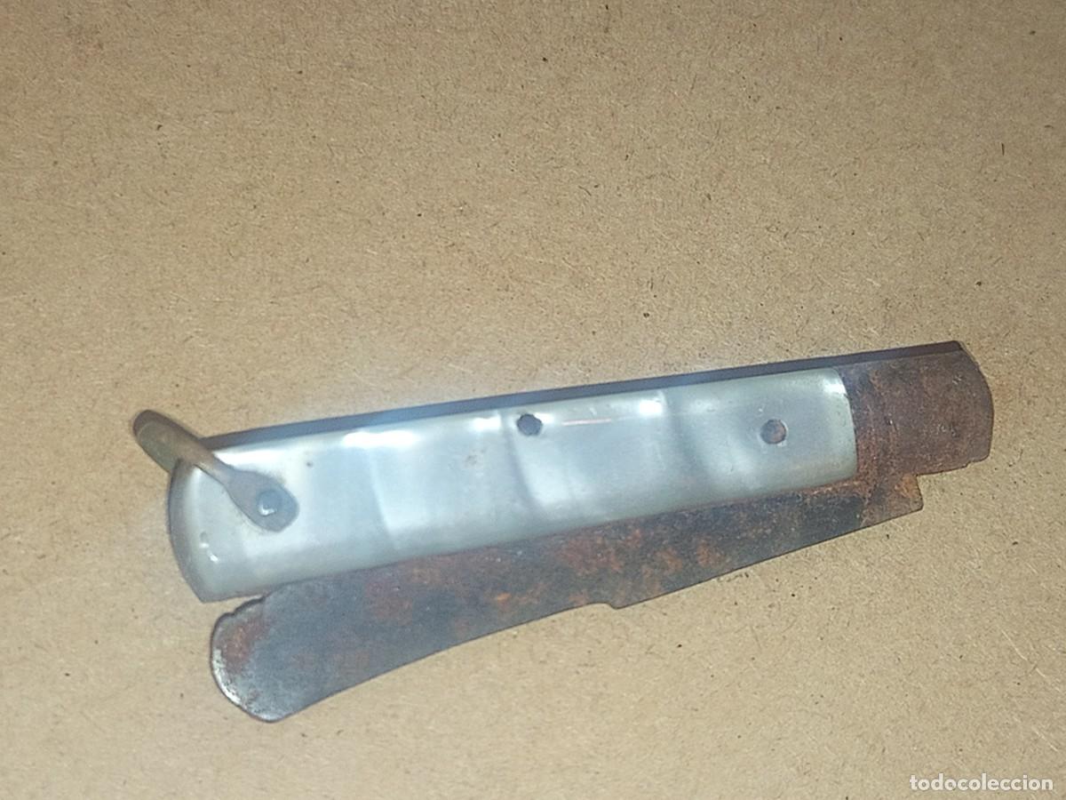 Militaria: Antigua navaja mango con decoraci&oacute;n - Foto 2