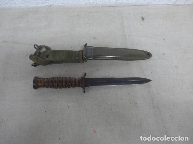 Militaria: Antiguo cuchillo de combate americano original marcado US M3 1943, II Guerra Mundial, Funda US M8A1