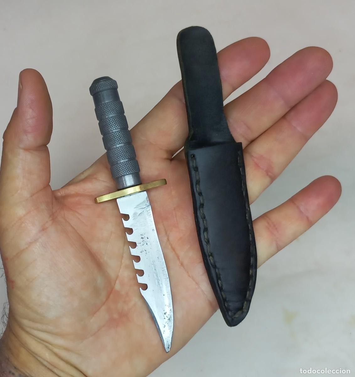 Militaria: PEQUE&Ntilde;O CUCHILLO DE SUPERVIVENCIA , RAMBO CON FUNDA DE CUERO