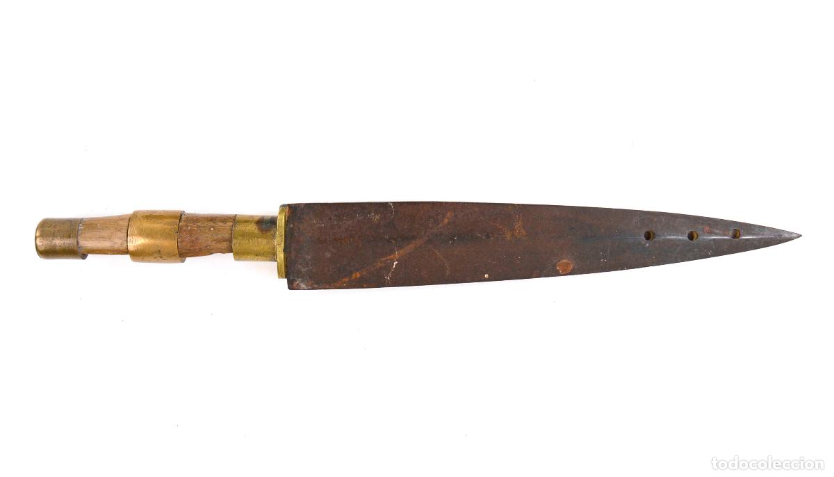 Militaria: Antigua daga o pu&ntilde;al, siglo XIX. Ver fotos. 37 cm de largo.