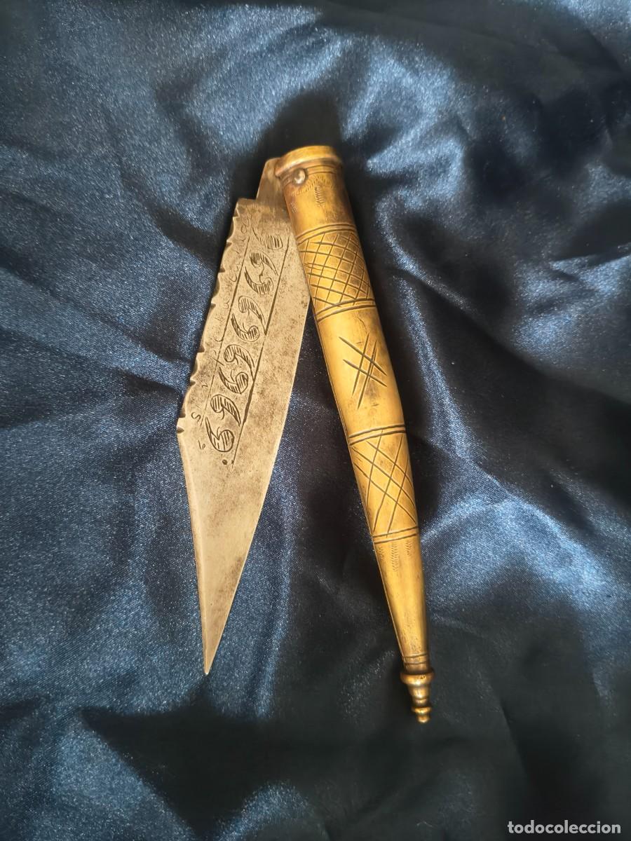 Militaria: NAVAJA TODA GRAVADA con leyenda SANTA CRUZ DE MUDELA