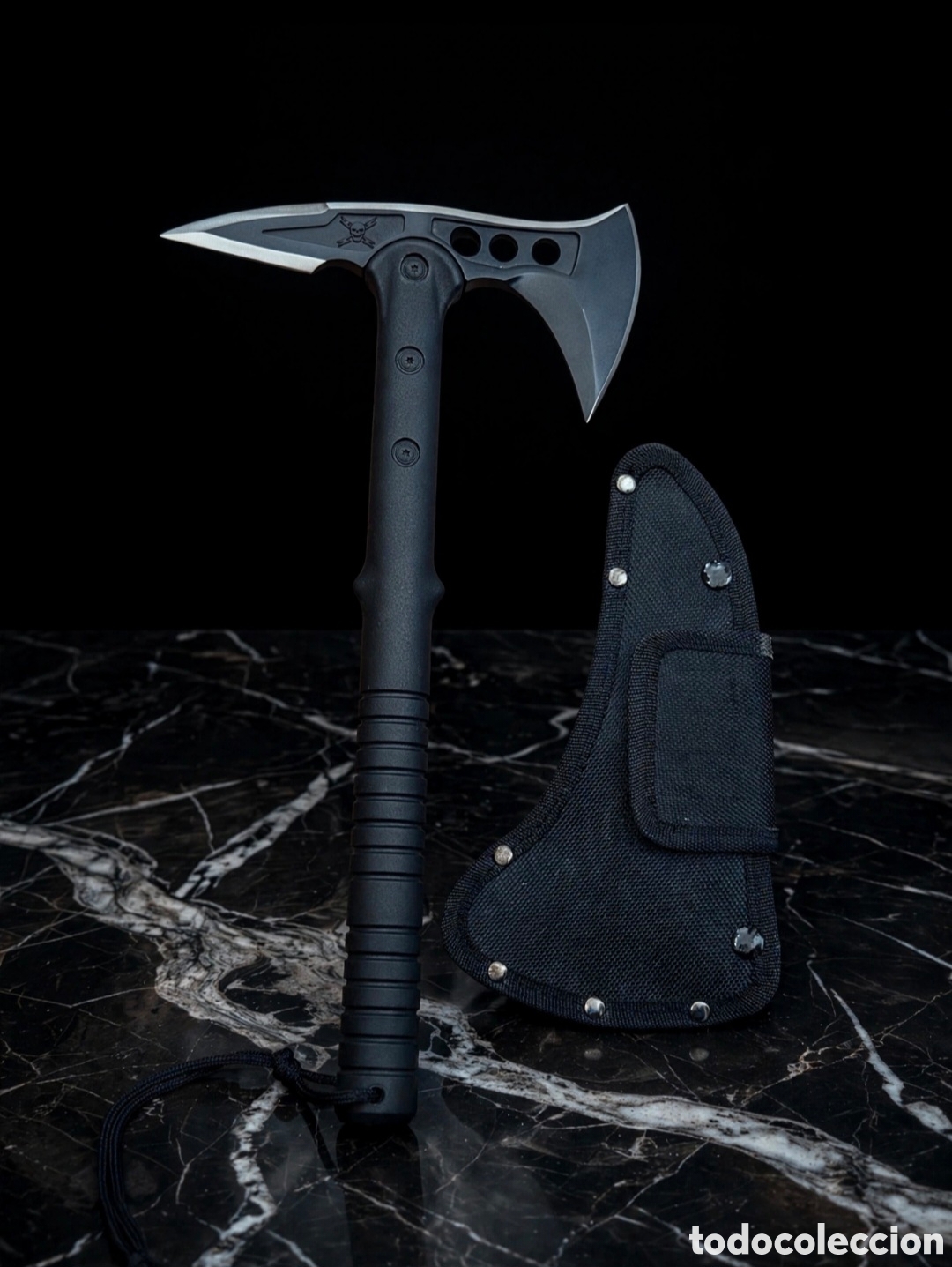 Militaria: Tomahawk t&aacute;ctico negro* con calavera (tipo SOG / M48 / imit. United Cutlery)