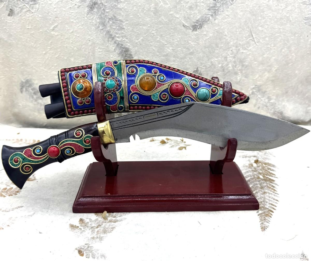 Militaria: Cuchillo Kukri Nepal&iacute; con Peana / Nepalese Khukuri Knife with Stand - Hoja/Blade 21 cm