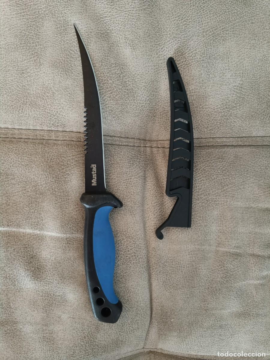 Militaria: CUCHILLO MUSTAD NUEVO, CON ESTUCHE PROTECTOR DEL FILO, PARA PESCA, FILETEAR, PESCADOR, SIN USAR