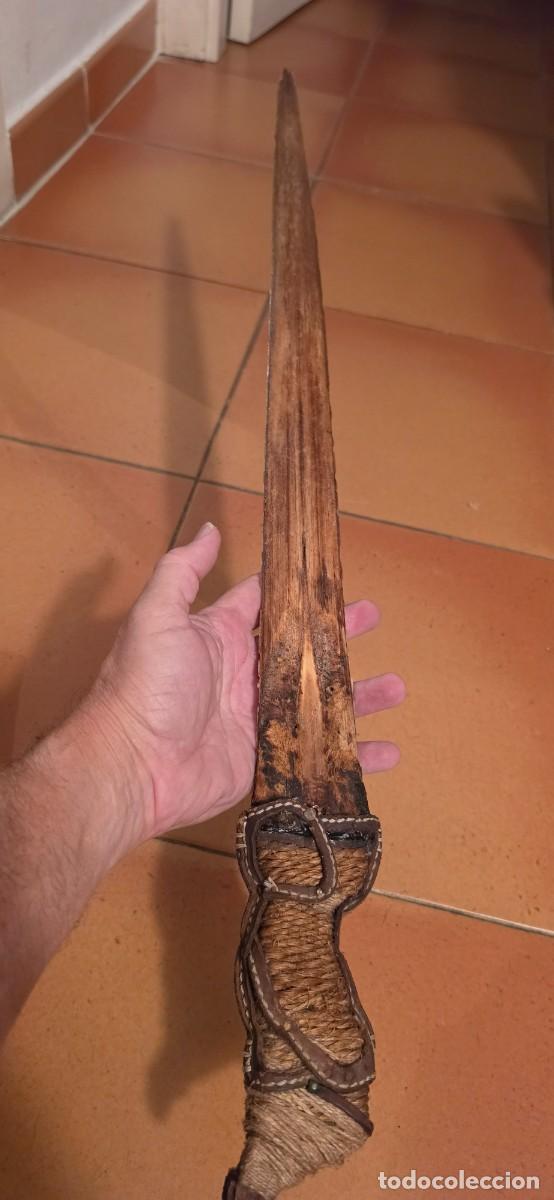 Militaria: Importante espada maori antigua hoja pez espada