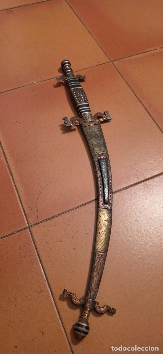 Militaria: Interesante koummya berber con muchos metales y trabajad