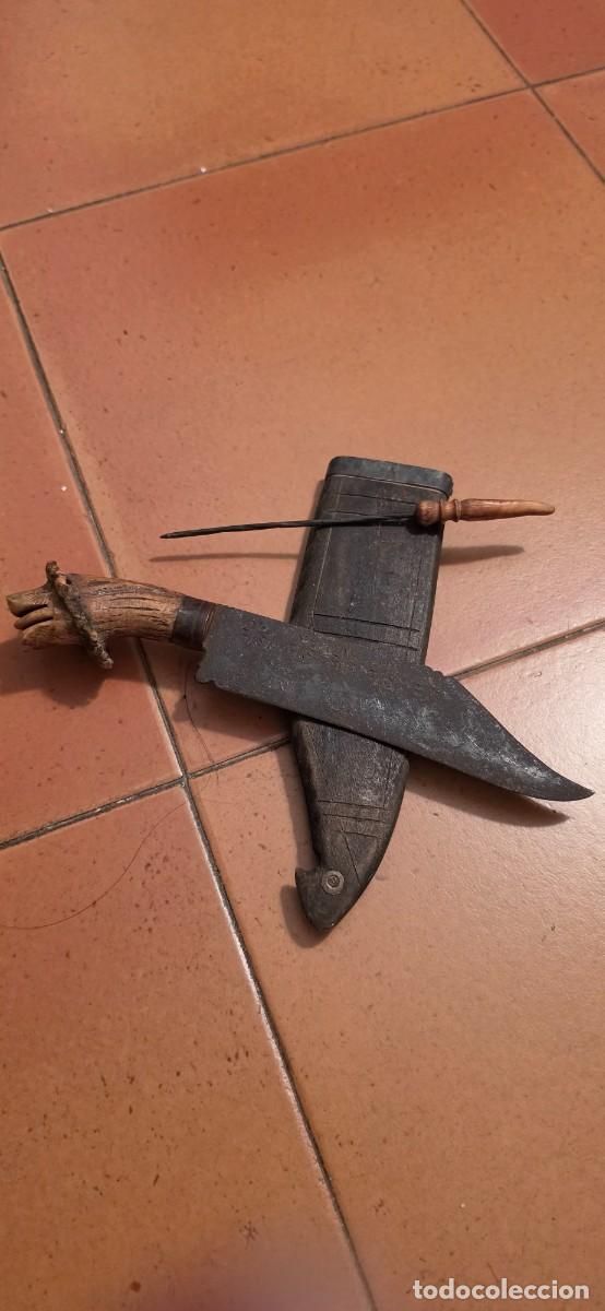Militaria: Muy antiguo cuchillo asi&aacute;tico muy trabajado asta tallada