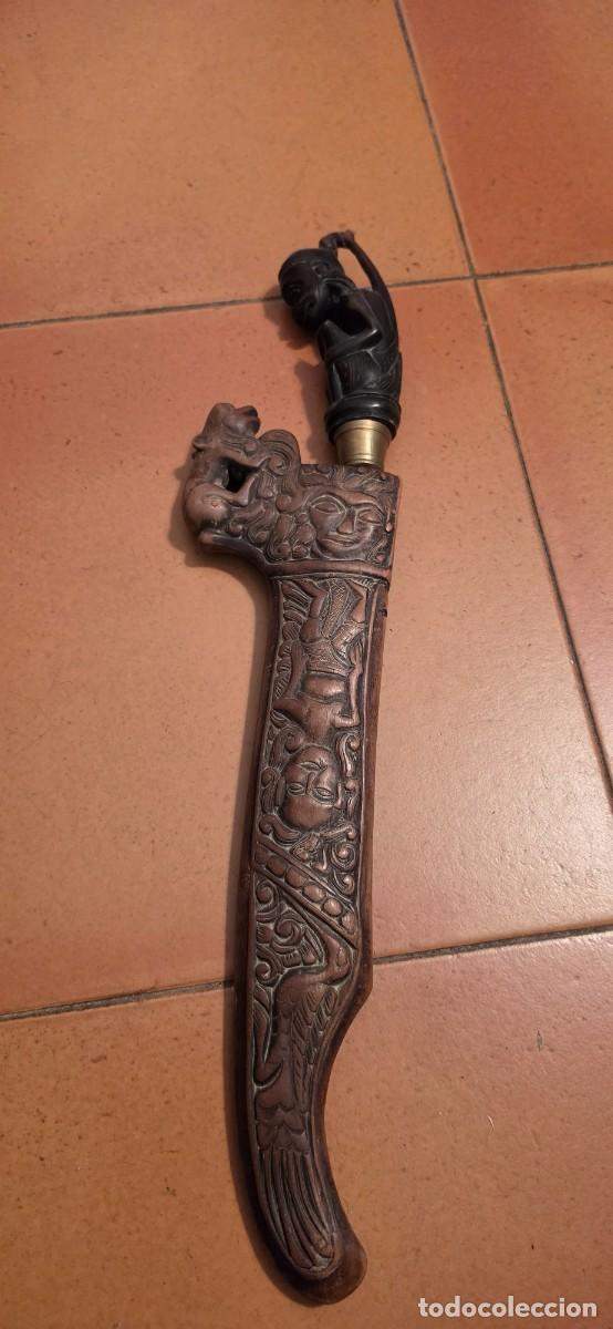 Militaria: Espectacular, trabajado y antiguo cuchillo indonesio