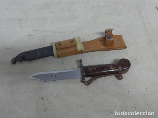 Militaria: Antiguo cuchillo de combate bayoneta de AK rusa, para exportacion a Rumania comunista. Original