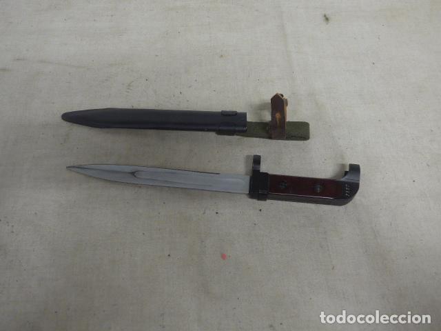Militaria: Antiguo cuchillo de combate bayoneta de AK rusa, exportacion a Bulgaria o Checoslovaquia comunista
