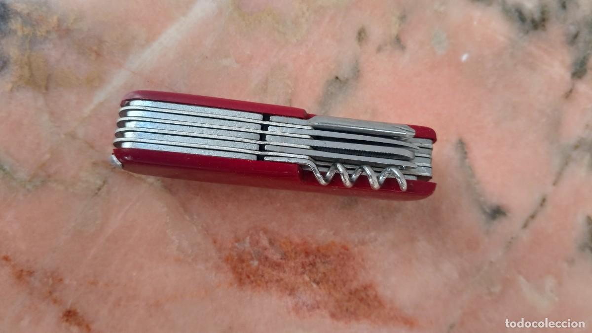 Militaria: Couteau multifonctions suisse neuf