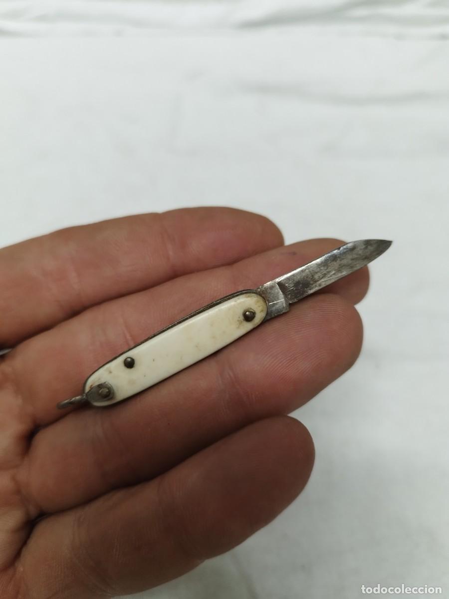 Militaria: Antigua peque&ntilde;a navaja a identificar.