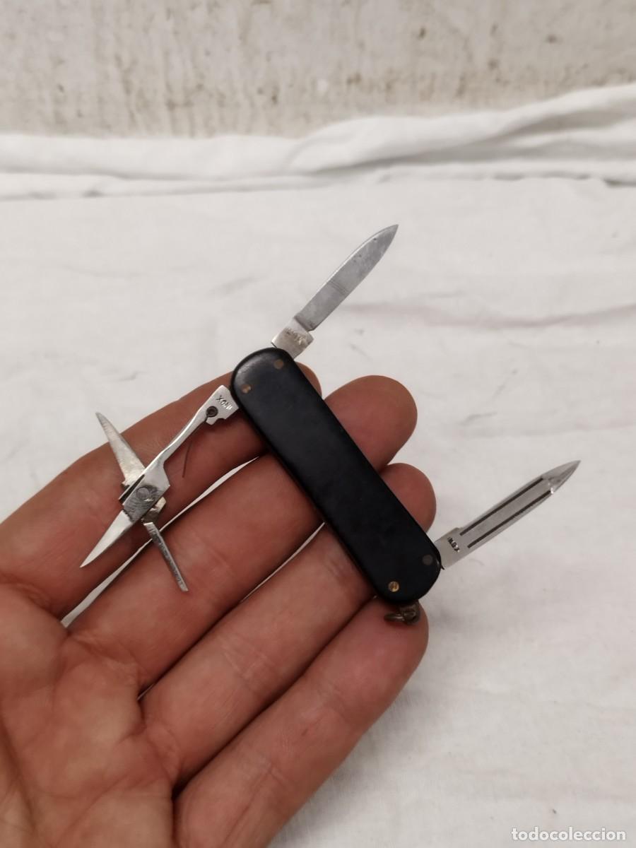 Militaria: Antigua peque&ntilde;a navaja multiusos.