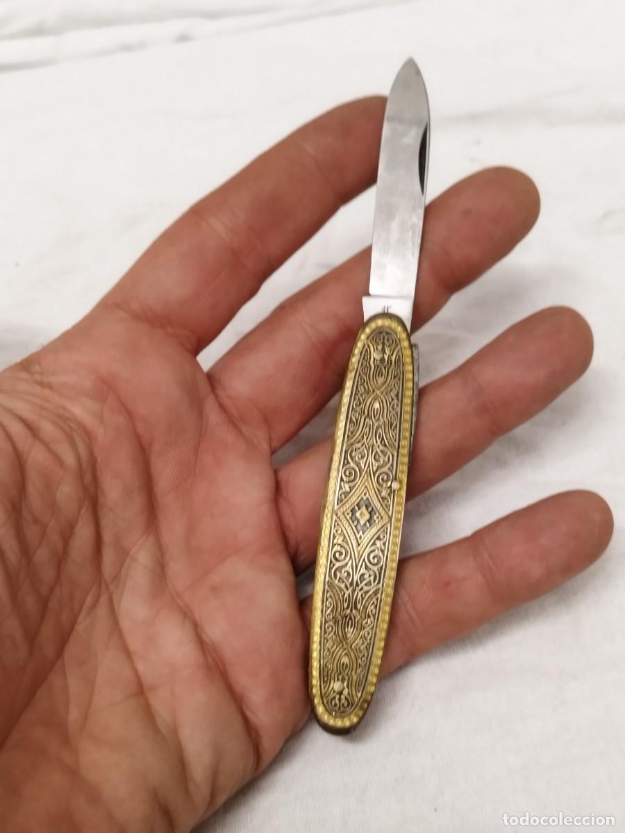 Militaria: Antigua navaja con la empu&ntilde;adura damasquinada. Multiusos solingen, AHENCKELS.. Hojas estan flojas.