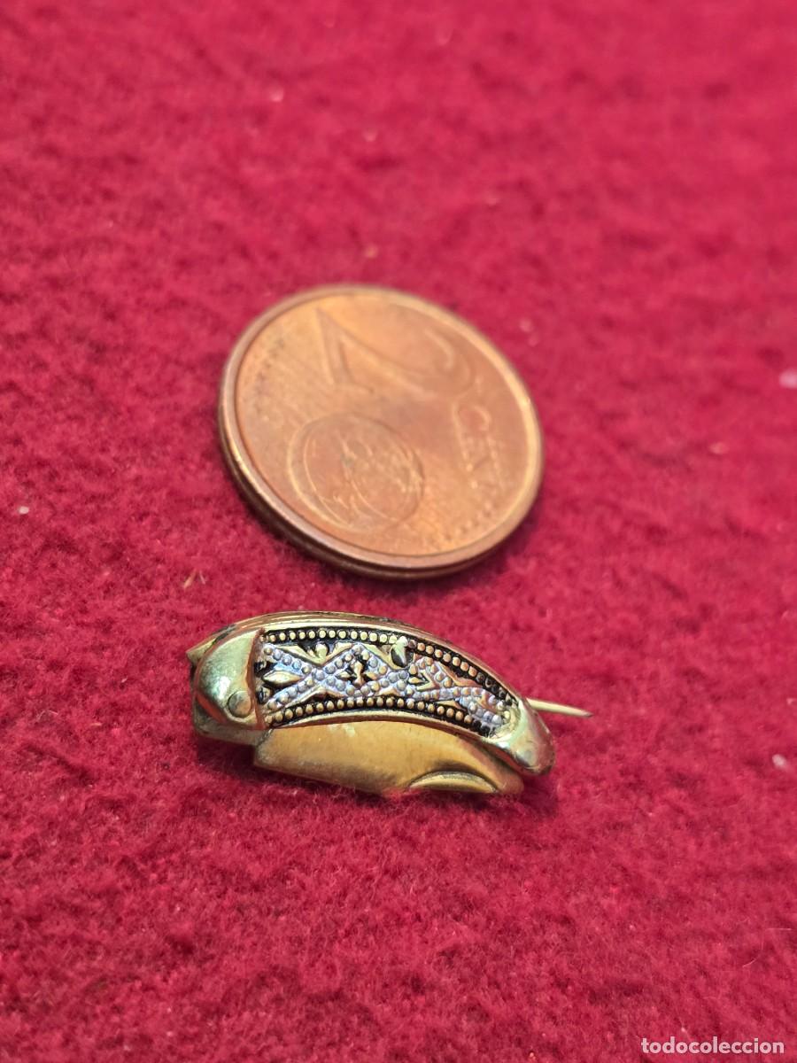 Militaria: PIN, NAVAJA , MINIATURA.