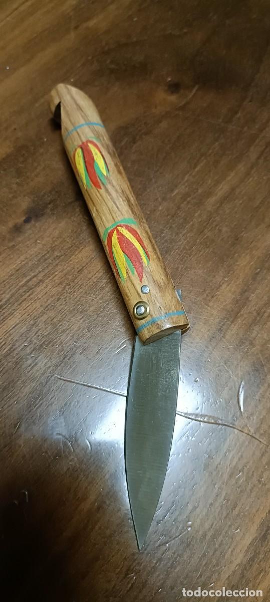 Militaria: Navaja artesana con mango de madera