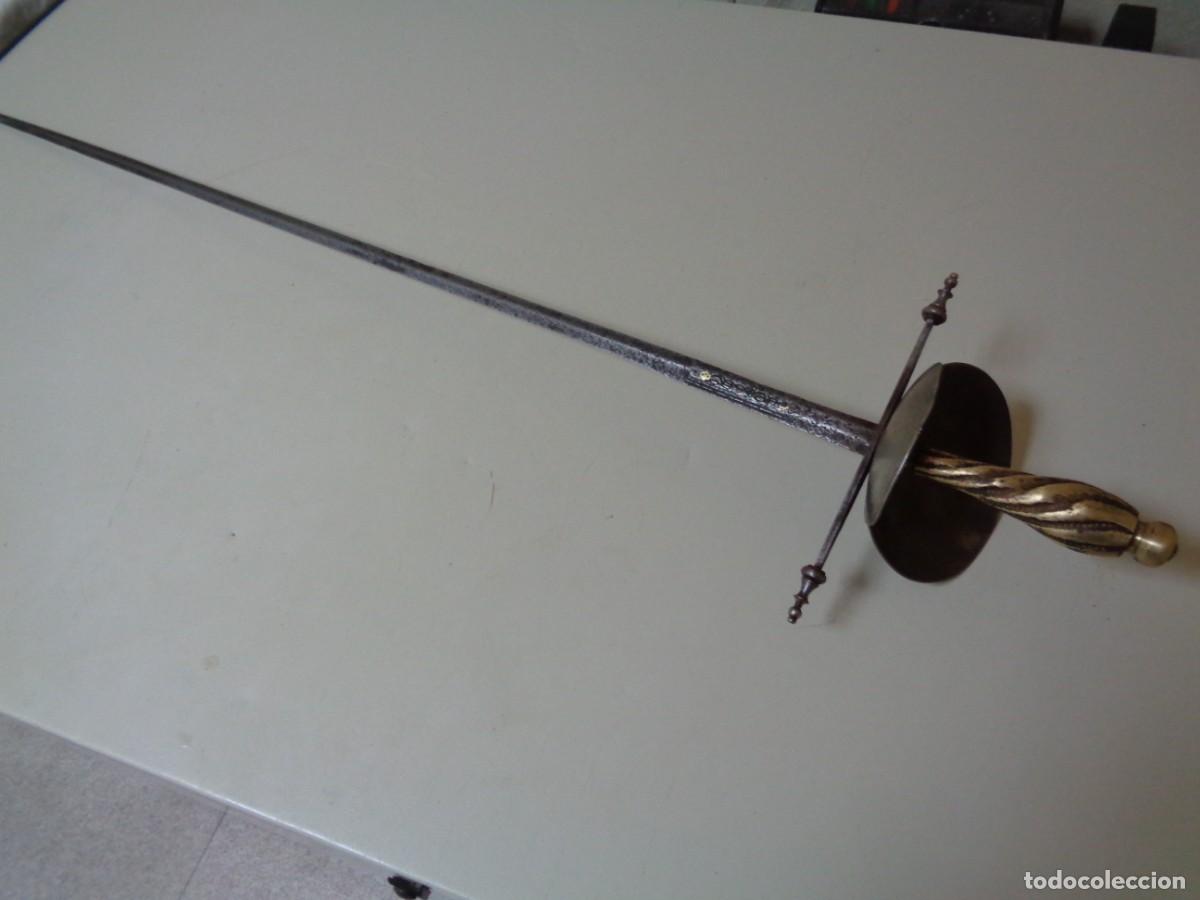 Militaria: espada ropera de Toledo del siglo XVIII fligranas al acido en oro en la hoja