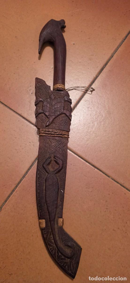 Militaria: Preciosa daga filipina talibong antigua