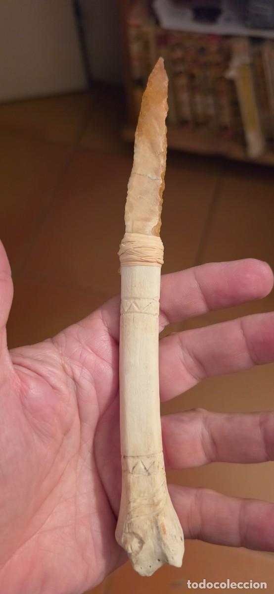 Militaria: Preciosa recreaci&oacute;n de cuchillo prehist&oacute;rico hueso,cuero y silex