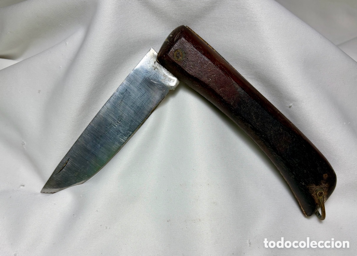 Militaria: Navaja de bolsillo tradicional con mango de madera
