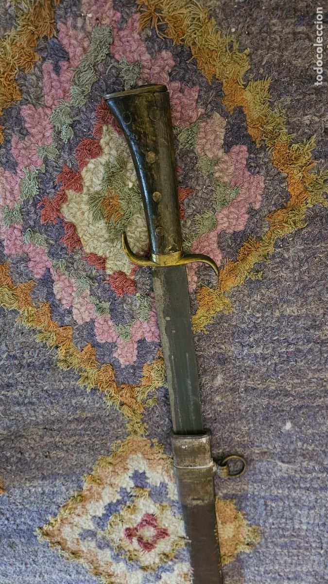 Militaria: Machete espa&ntilde;ol antiguo con vaina &mdash; &eacute;poca de las campa&ntilde;as de Cuba y Filipinas