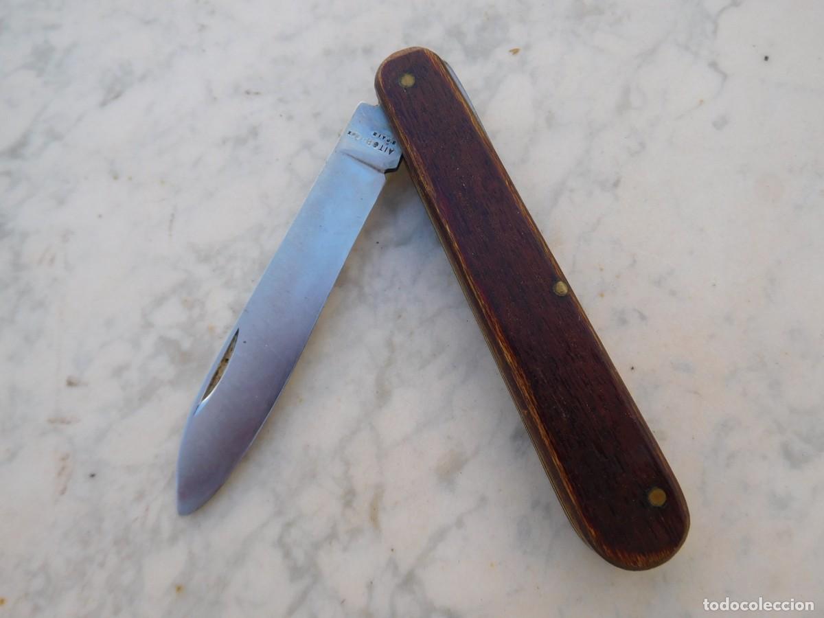 Militaria: Navaja Aitor con cachas de madera