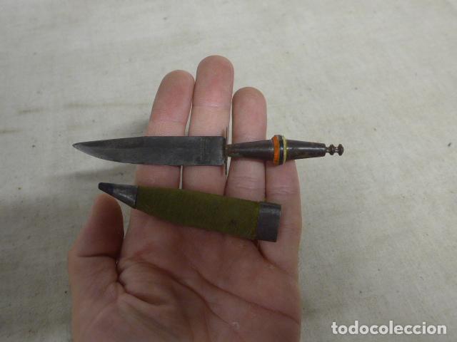 Militaria: Antiguo peque&ntilde;o cuchillo espa&ntilde;ol de principios s.XX, para dama o prostituta, marcado de Albacete