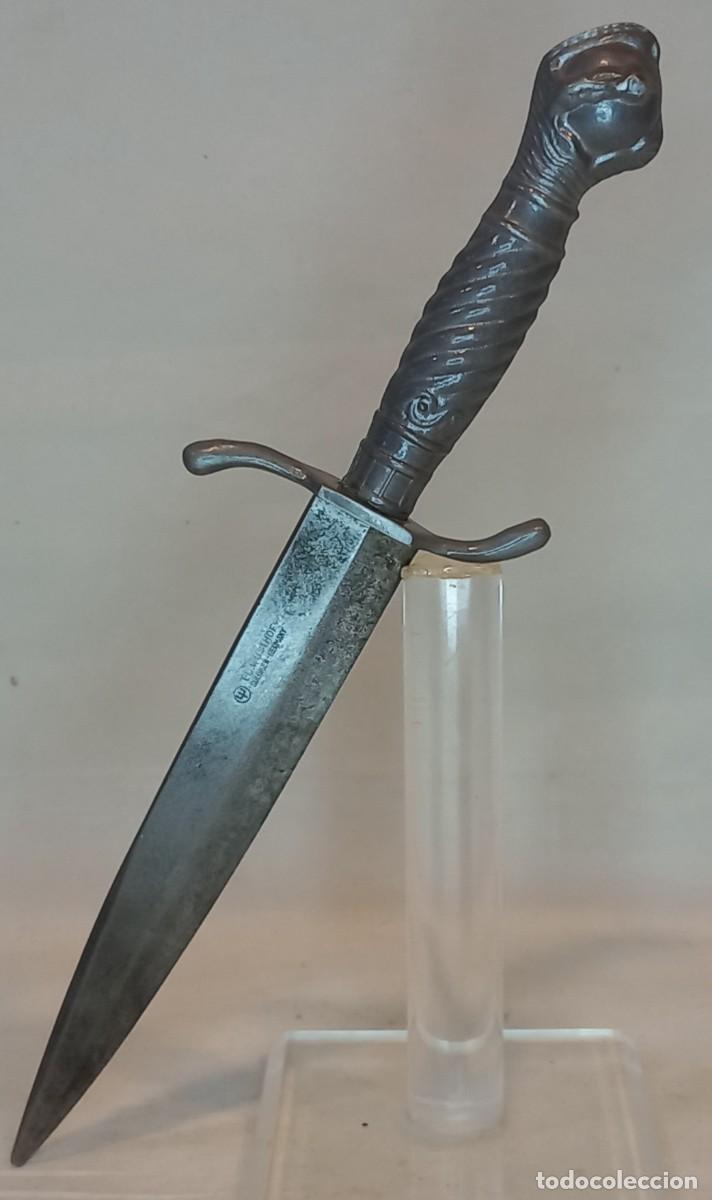 Militaria: DAGA ALEMANA SOLINGEN KORIUM CON EMPU&Ntilde;ADURA DE GARRA Y BOLA