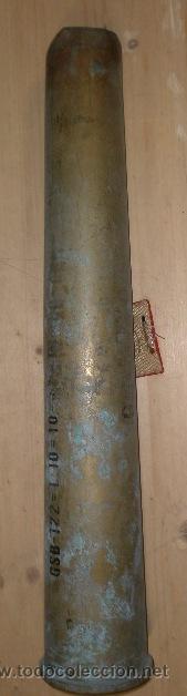 Militaria: Vaina inerte de lat&oacute;n de 63 cms de alto - Foto 1