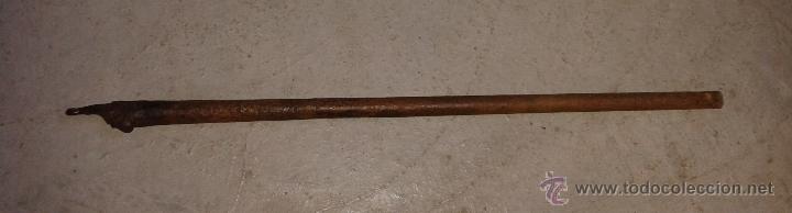 Militaria: Ca&ntilde;&oacute;n de pist&oacute;n, 73cm total. - Foto 1