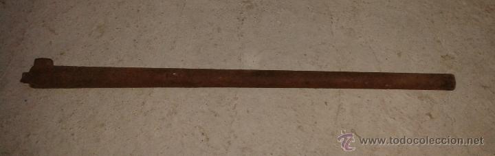 Militaria: Ca&ntilde;&oacute;n de pist&oacute;n, 61cm total. - Foto 1