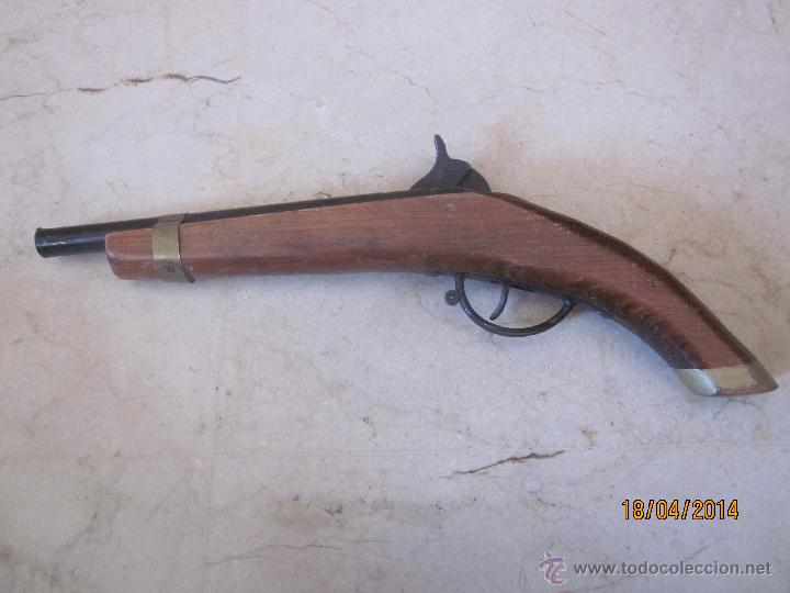 Militaria: REPLICA PISTOLA MADERA - Foto 1