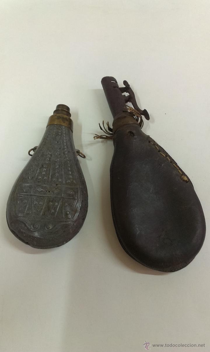 Militaria: DOS POLVORERAS ( MUY ANTIGUAS ) - Foto 1