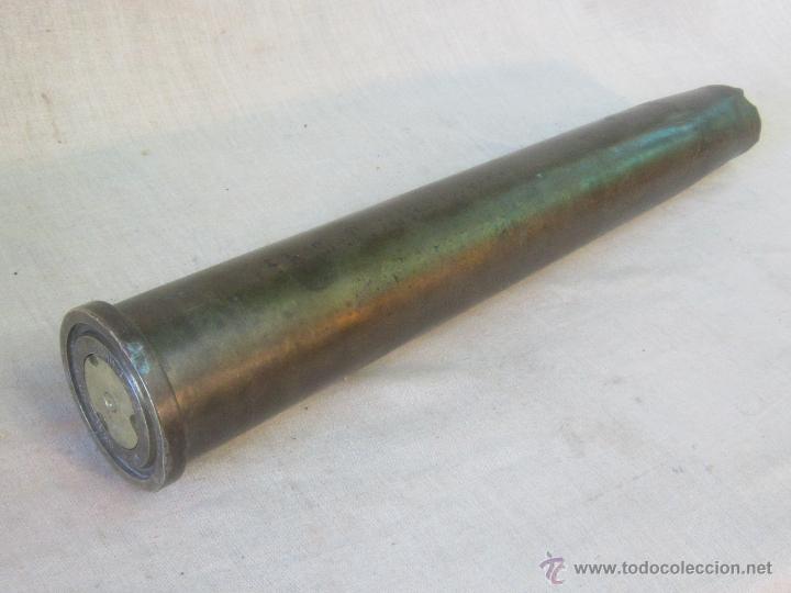 Militaria: ANTIGUA VAINA VAC&Iacute;A DE PROYECTIL EN BRONCE - - Foto 1