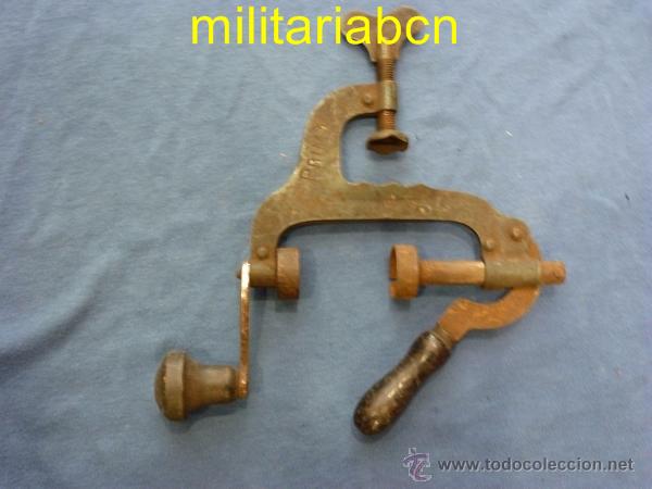 Militaria: Herramienta para recarga de munici&oacute;n. - Foto 1