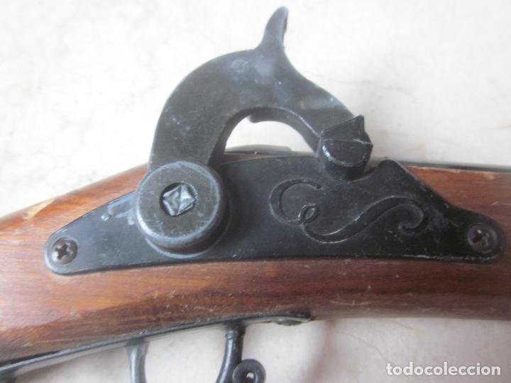 Militaria: REPLICA PISTOLA MADERA - Foto 3