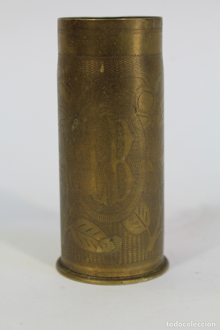 Militaria: vaina de lat&oacute;n repujado 37 - 85 - Foto 1