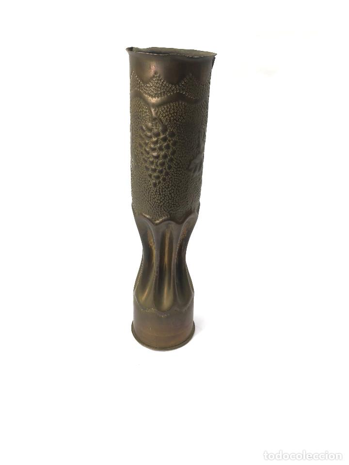 Militaria: ANTIGUA VAINA TALLADA - Foto 2