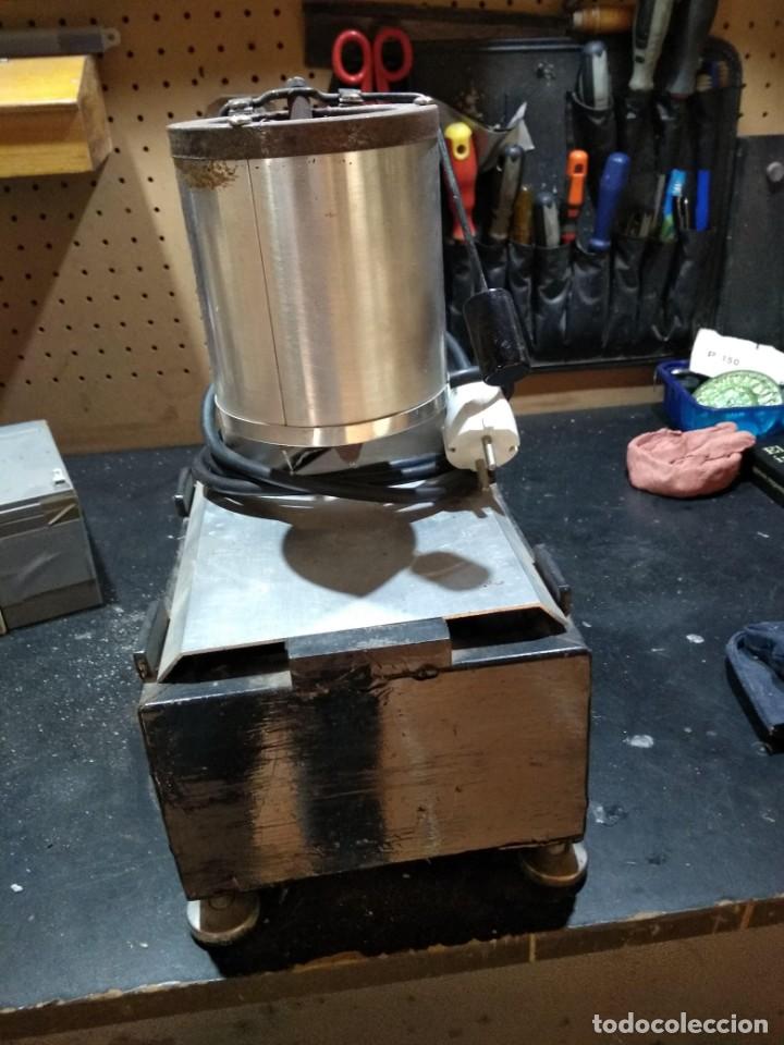 Horno de fundir plomo con dosificador - Vendido en Subasta - 215017635