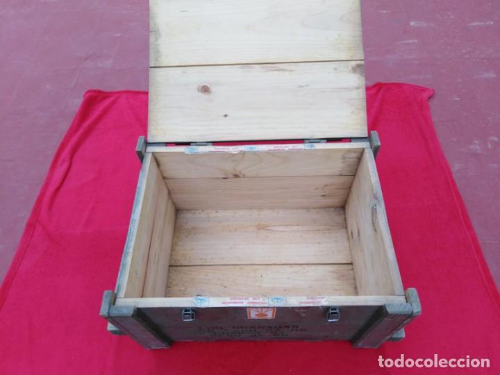 Militaria: Caja de granadas - Foto 1