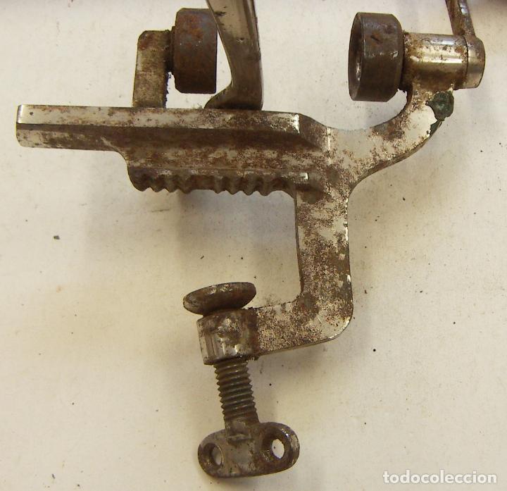 Militaria: &Uacute;TIL PARA CARGAR CARTUCHOS DE CAZA - Foto 2