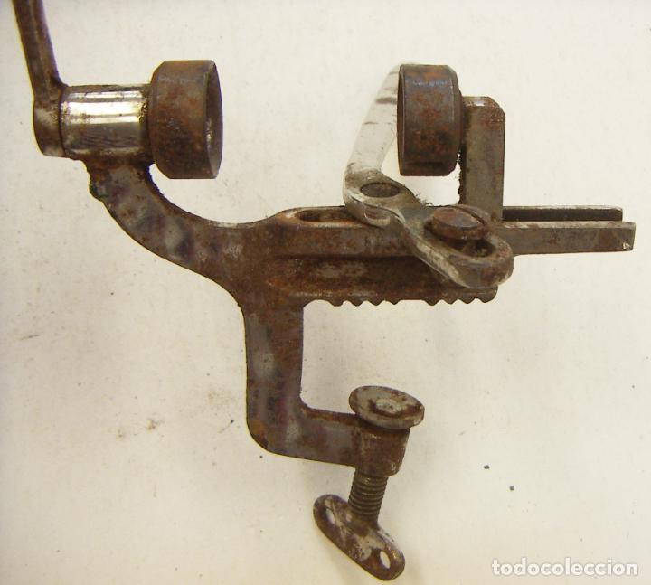 Militaria: &Uacute;TIL PARA CARGAR CARTUCHOS DE CAZA - Foto 3