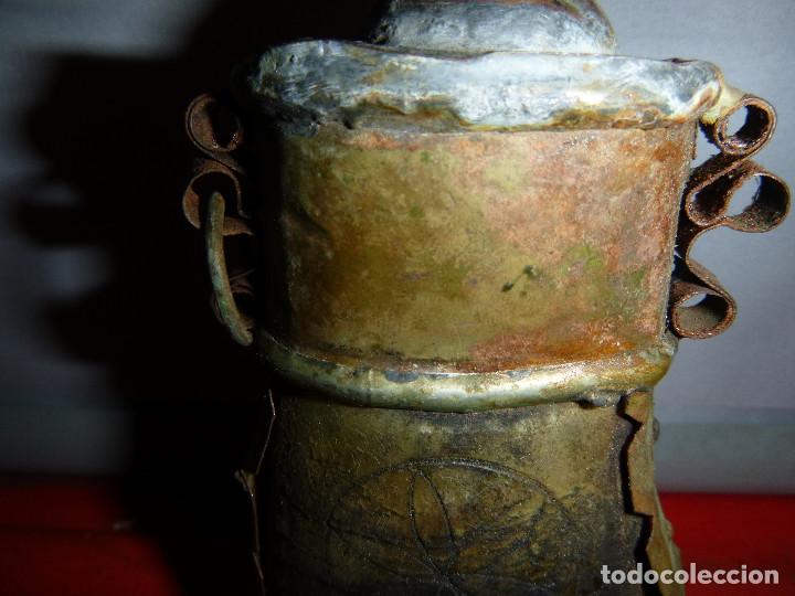 Militaria: POLVORERA DE ASTA DE TORO Y HOJALATA - Foto 2