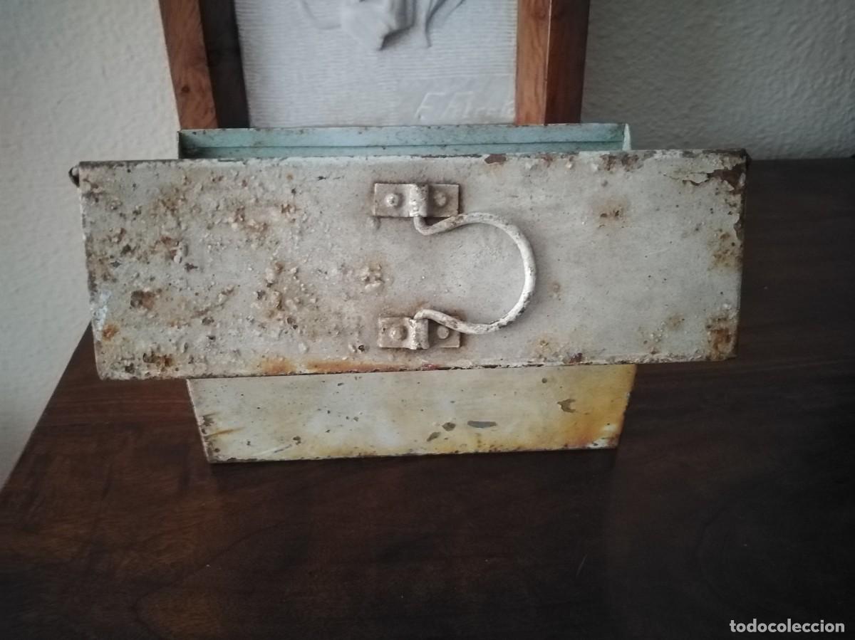 Militaria: Antigua Caja de municiones. Peque&ntilde;a. - Foto 9