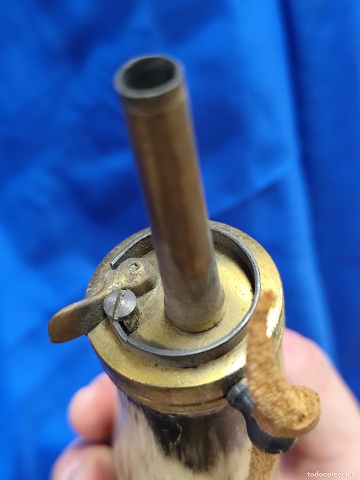 Militaria: antigua polvorera asta - Foto 9